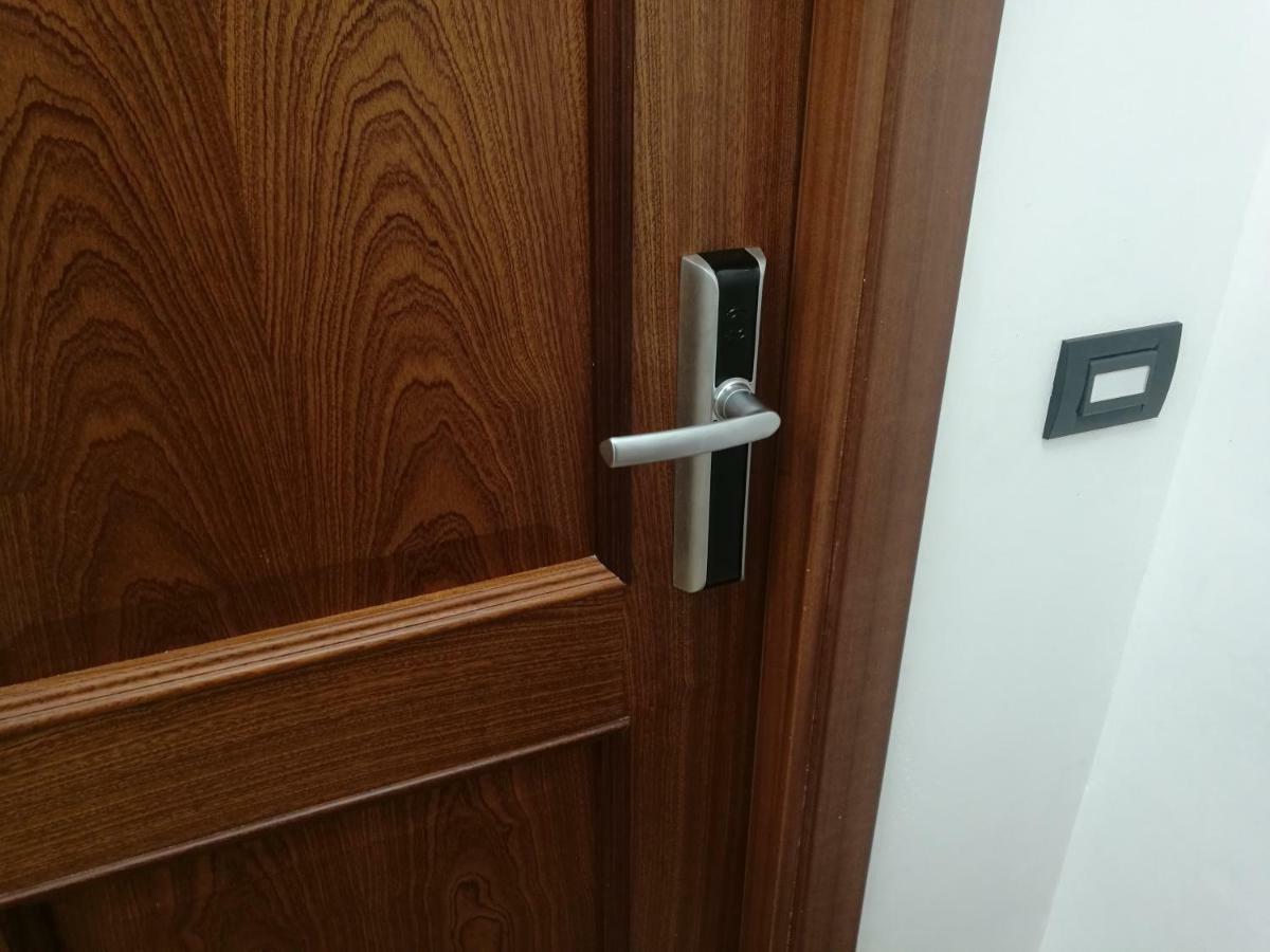 Отель Al Trenino Accomodation Рим Экстерьер фото